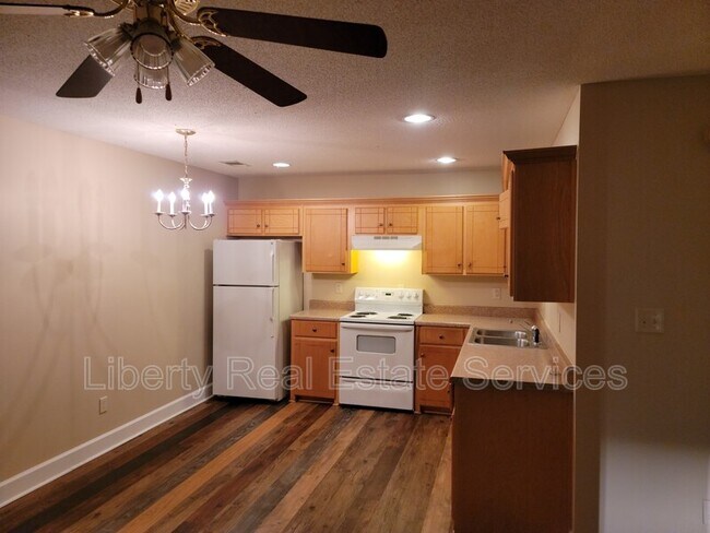 Building Photo - 1113 Kelly Dr