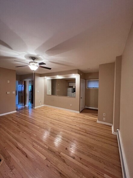 Building Photo - 373 Dorchester St