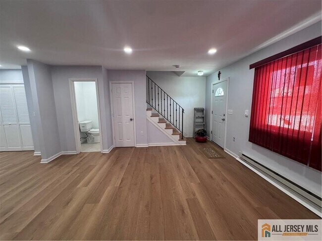 Building Photo - 33 Mercer St