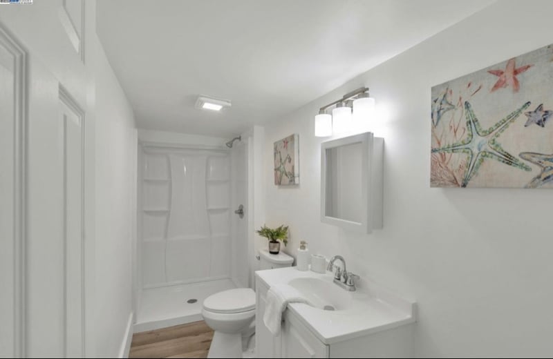 Building Photo - 2025 34th Ave