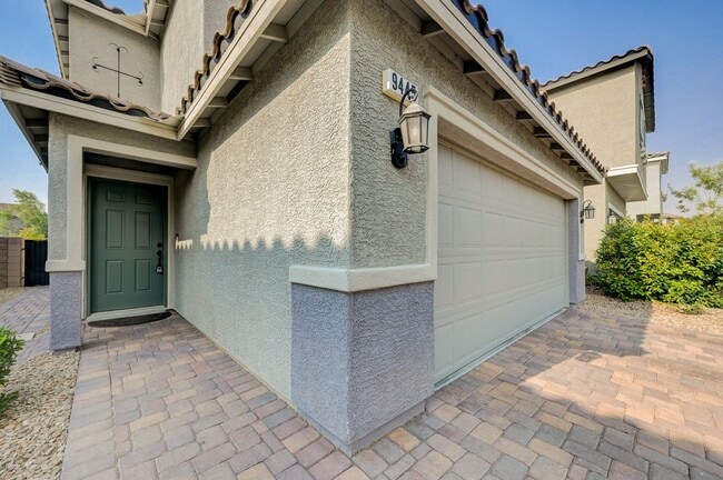 Building Photo - EXCEPTIONAL 4 BEDROOM, 3 BATHROOM HOME!
