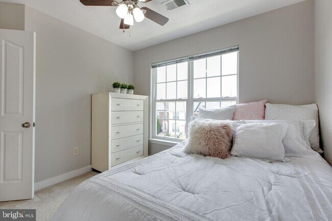 Building Photo - 1207 Pear Blossum Ct