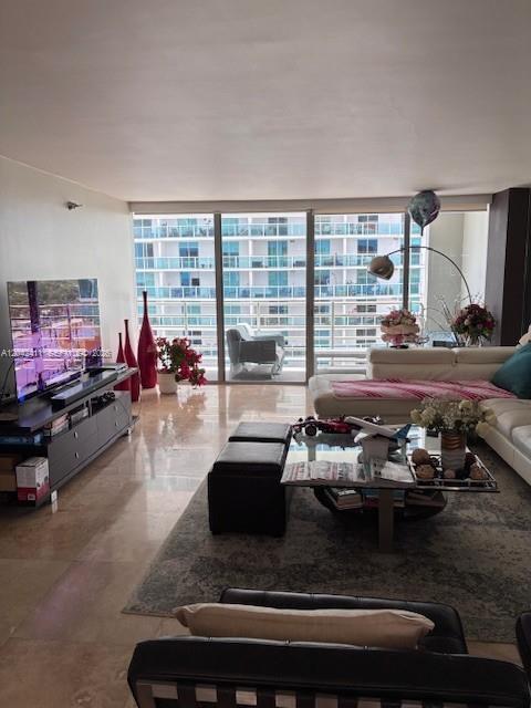 Building Photo - 2025 Brickell Ave