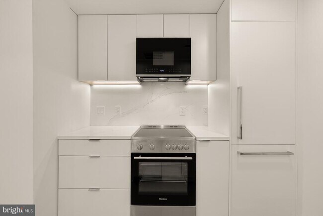 Building Photo - 2116 Kalorama Rd NW