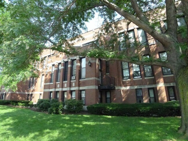 Primary Photo - 60 Gibson St