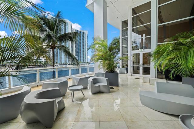 Building Photo - 901 Brickell Key Blvd