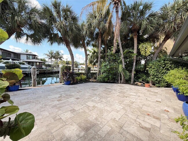 Building Photo - 3200 NE 165th St