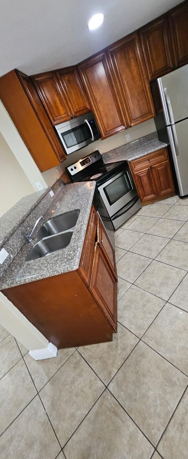 Building Photo - 4915 Springfield St