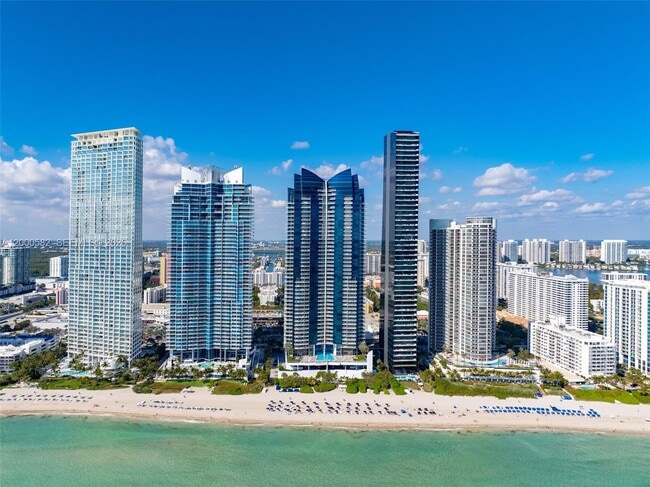 Building Photo - 17121 Collins Ave