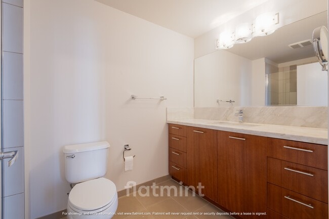 Building Photo - 2911 2nd Ave