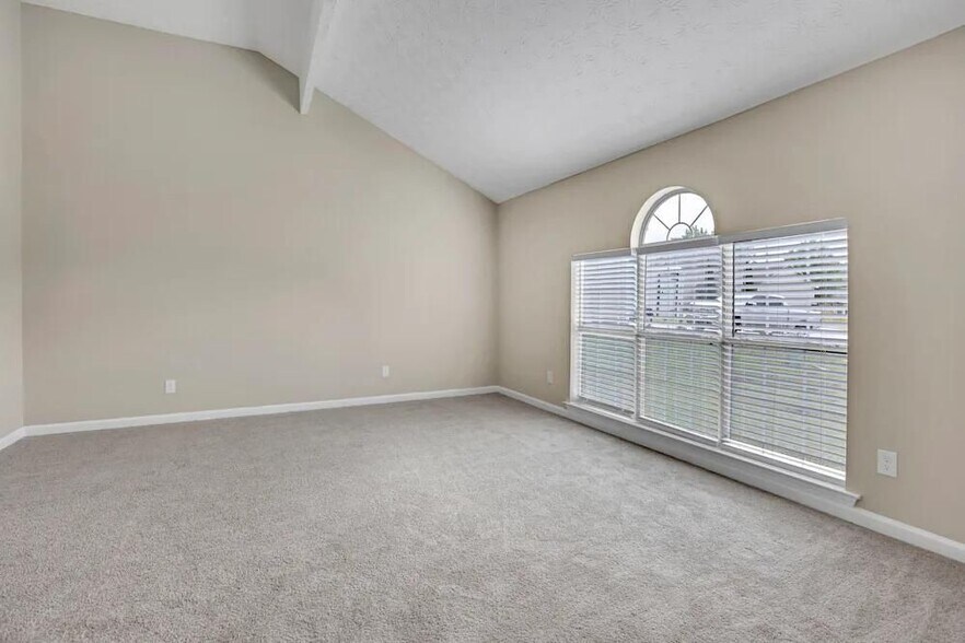 Building Photo - 3261 Sugar Creek Falls Ave SE