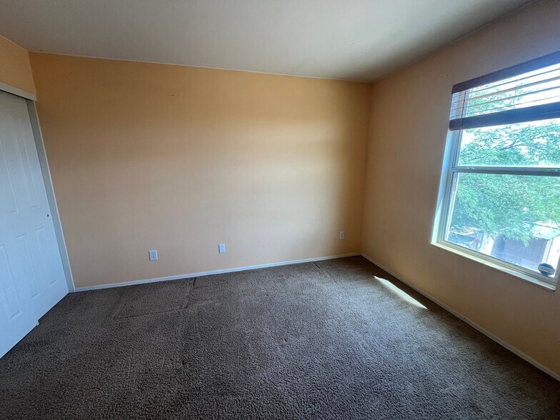 Building Photo - 6889 S Harrier Loop