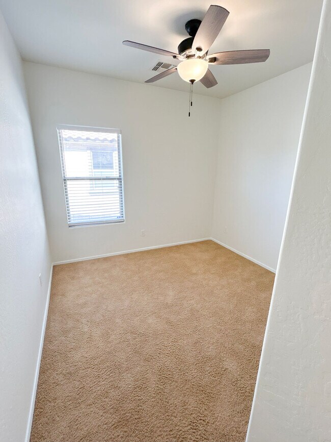 Building Photo - 40164 W Bonneau St