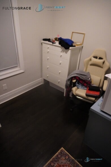 Building Photo - 2031 W 23rd St