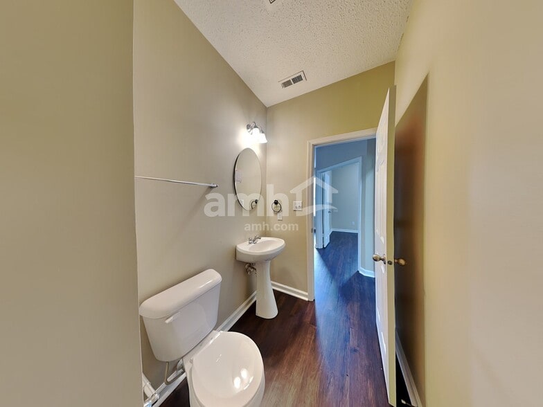 Building Photo - 6425 W Cedar Chase Dr