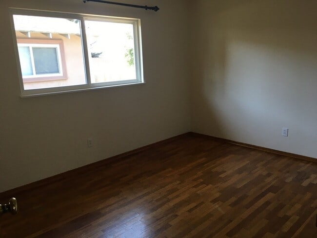 Building Photo - 62 Young Dr