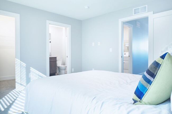 Building Photo - The Wren | Two Bedroom Townhome