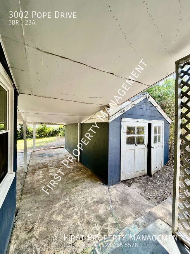 Building Photo - 3002 Pope Dr