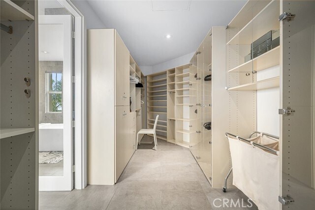 Building Photo - 6 Almanzora