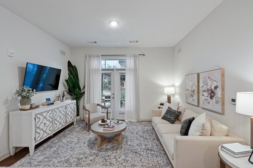 Building Photo - Encore Mid City