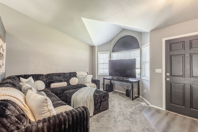 Building Photo - Newly Renovated 3 bed 2 bath home in the heart of MERIDIAN