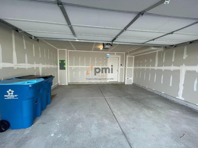 Building Photo - 8749 W 108th Dr