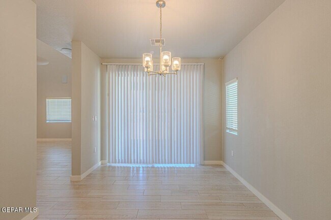 Building Photo - 249 Emerald Tower Dr