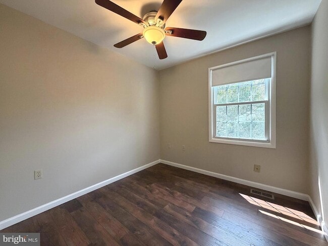 Building Photo - 8854 Cherry Oak Ct