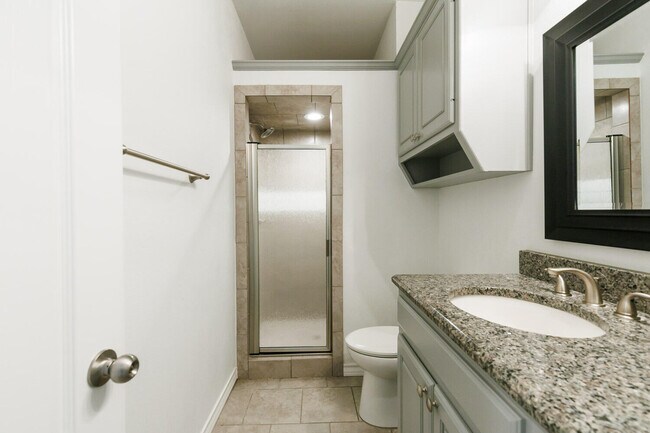 Building Photo - 208 Berkshire Ave