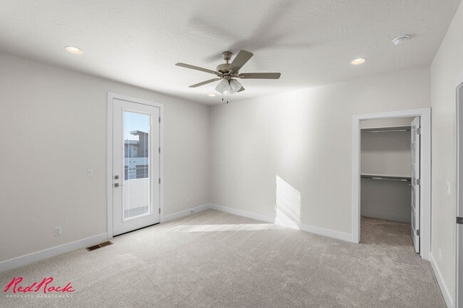 Building Photo - Brand New Townhome in Crimson Park! Stylis...