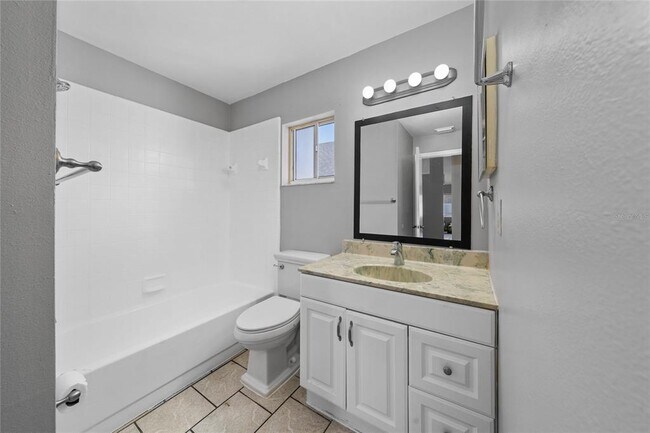 Building Photo - 4855 Kingston Cir