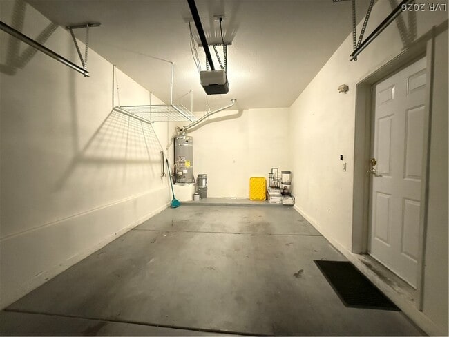 Building Photo - 5855 Valley Dr