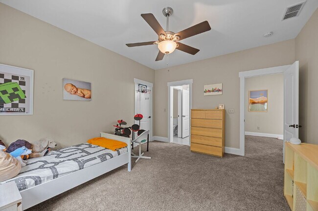 Building Photo - Spacious 3-Bedroom Home with Bonus Room & ...