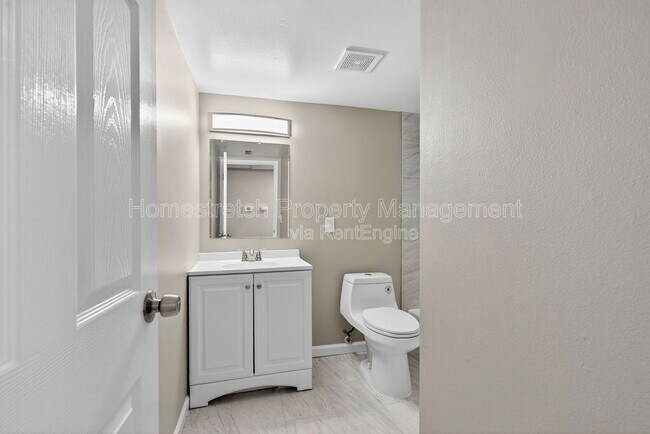 Building Photo - 3333 Green Pasture Dr