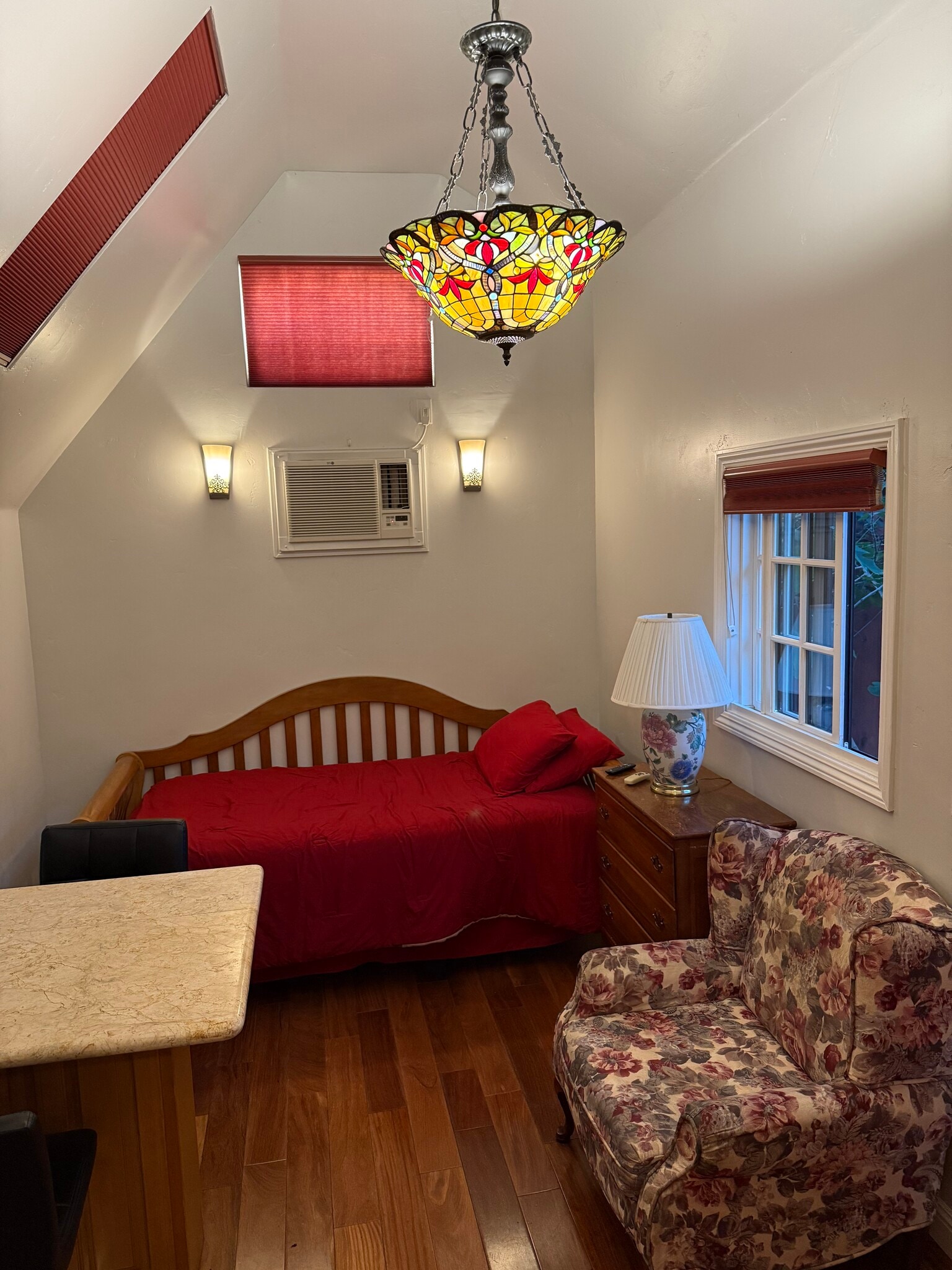 Building Photo - 312 Crest Dr