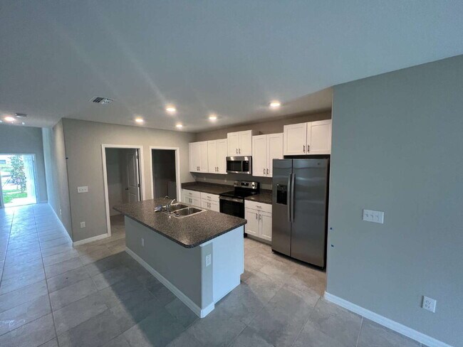 Building Photo - 7303 Canterbury Bells Ct