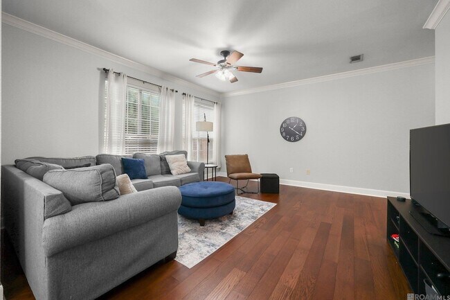 Building Photo - 710 E Boyd Dr