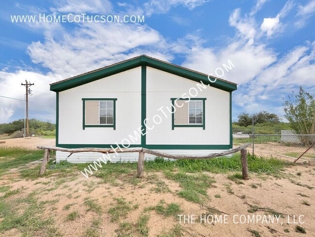 Building Photo - 1591 W Patton St