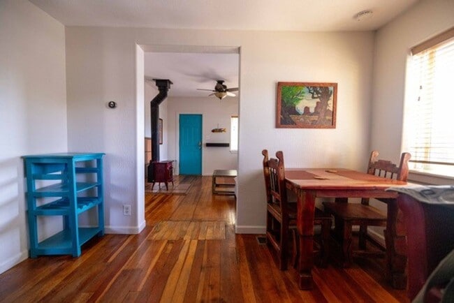 Building Photo - Modern Comfort with Fireplace & Yard | 2BR...