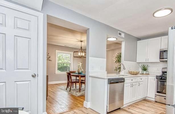 Building Photo - 14100 Rectory Ln