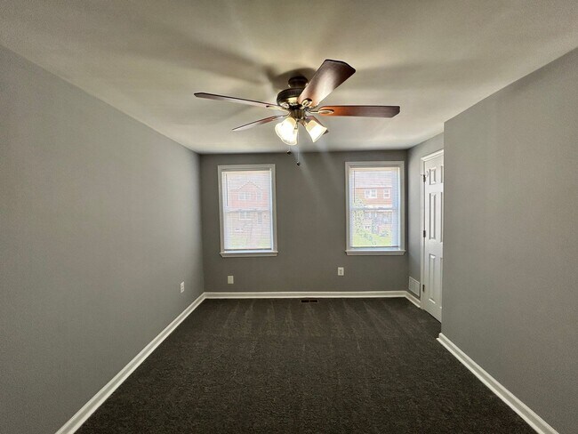 Building Photo - 3207 Ingleside Ave