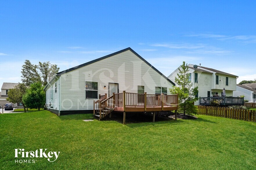 Building Photo - 426 Flat River St