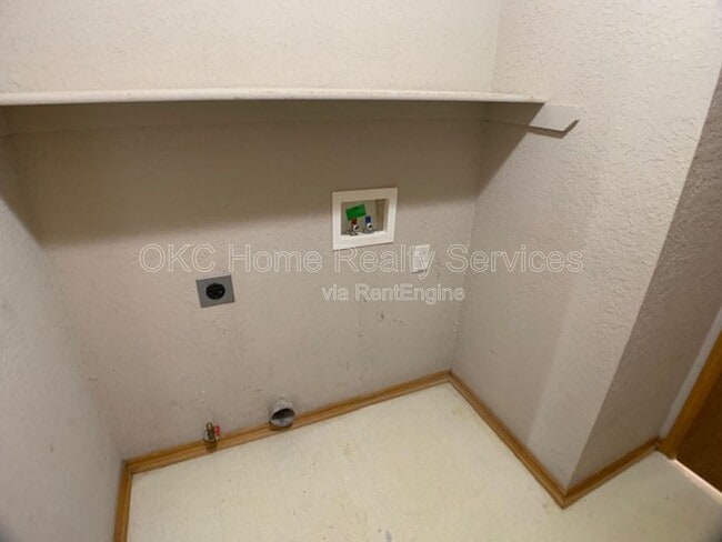 Building Photo - 16229 Everglade Ln