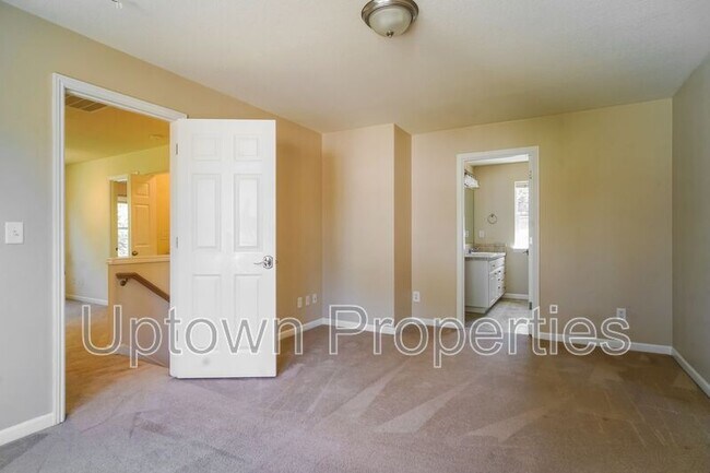 Building Photo - 7306 SW Kelsi Ct