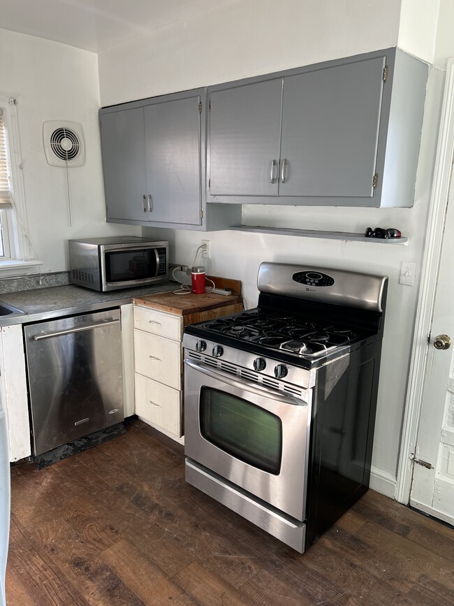 Kitchen Angle 1 - 1955 N Woodrow St