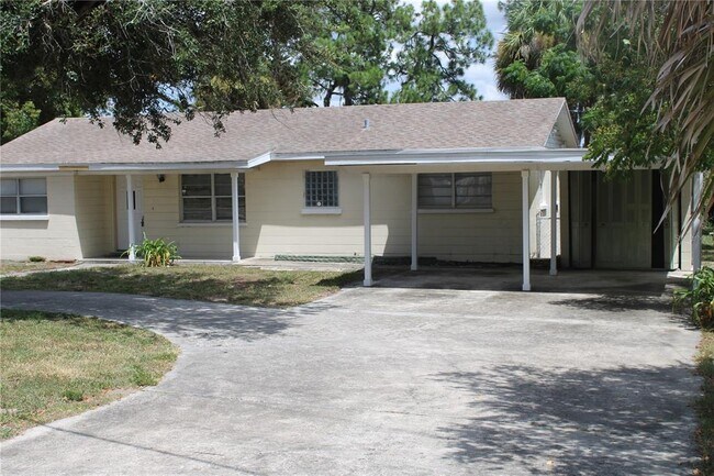 Building Photo - 2337 N Crystal Lake Dr