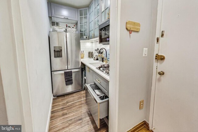 Building Photo - 1 Scott Cir NW