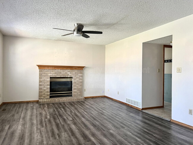 Building Photo - 6436 Peak Vista Cir