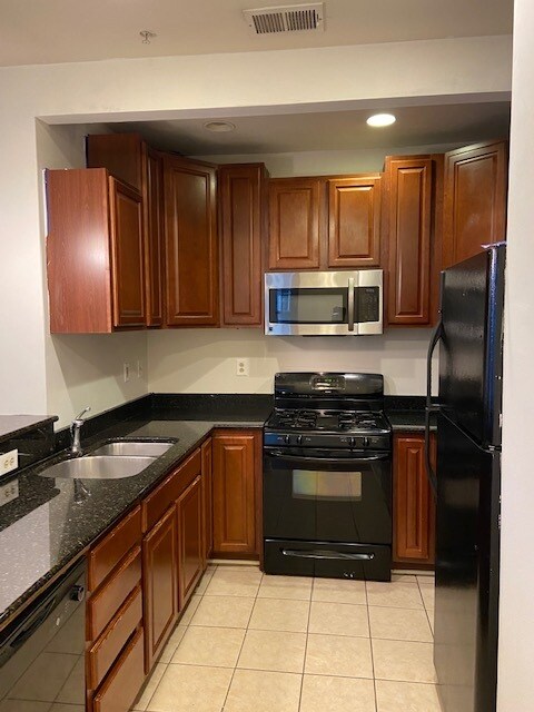 Building Photo - 2511 Eutaw Pl