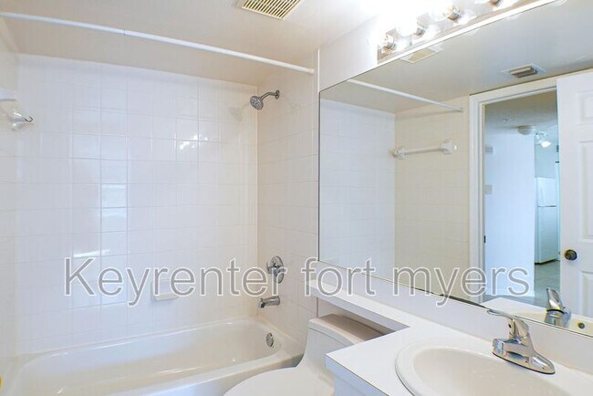 Building Photo - 8861 colonnades Ct W